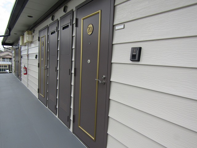 共有廊下の塗装