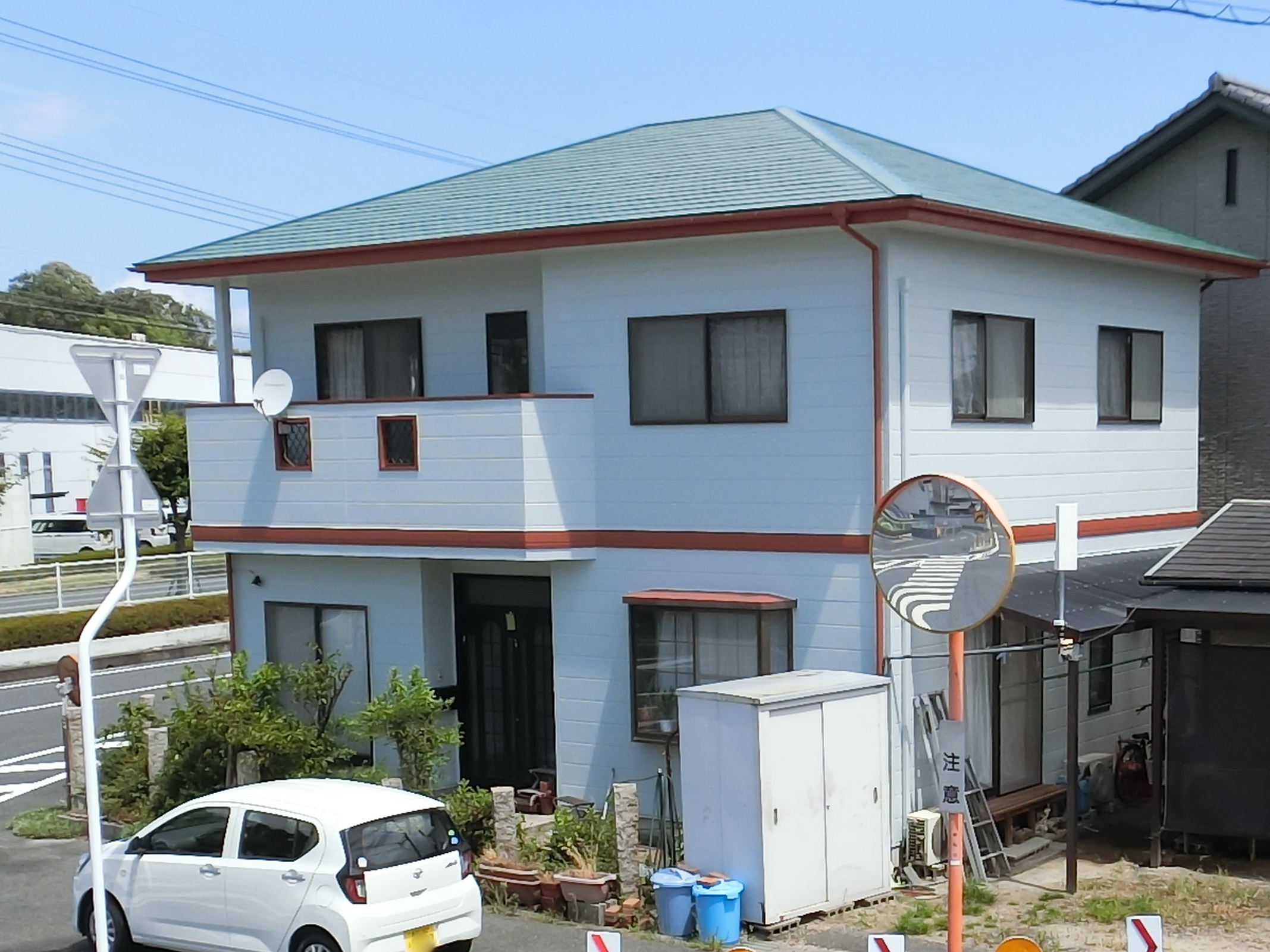 屋根外壁塗装工事完成の全景