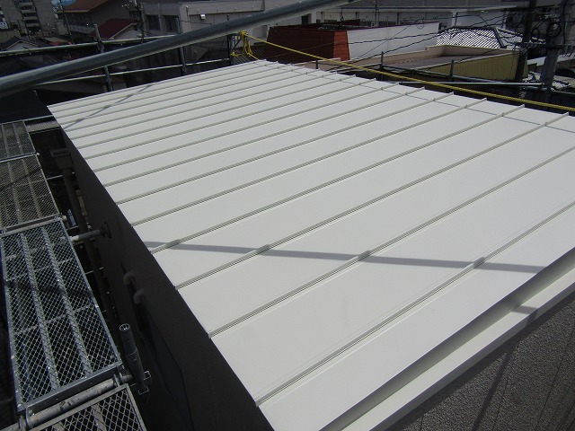 屋根のカバー工法完成