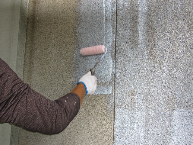 下塗りを２回塗装している