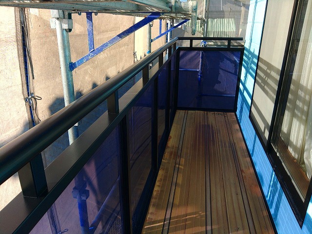 バルコニーの手すりも塗装