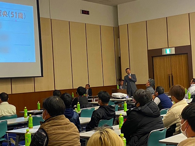 大阪の外壁塗装会社の方による講習