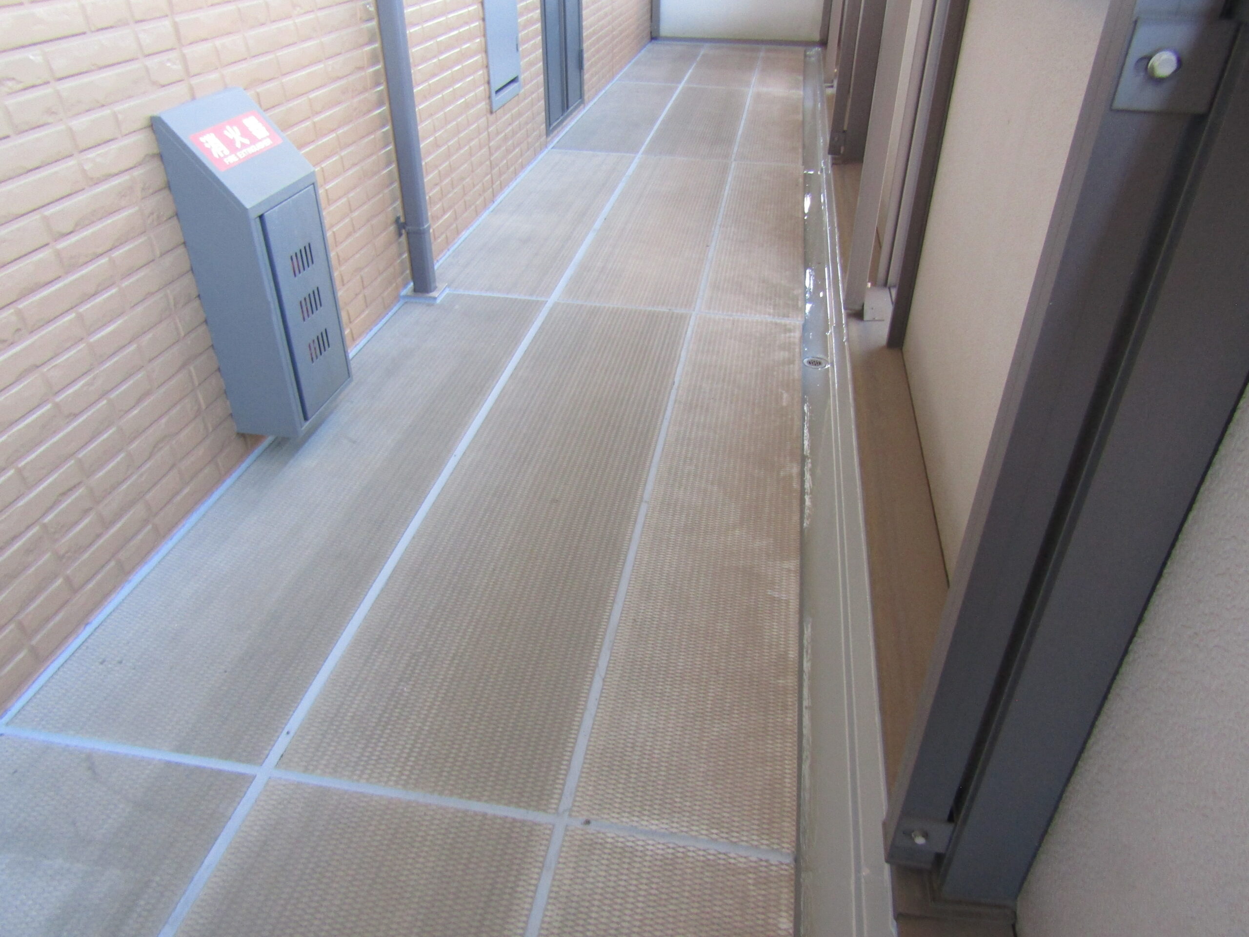 共有廊下コーキング工事完成