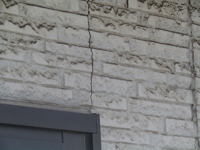 サイディングのひび割れ