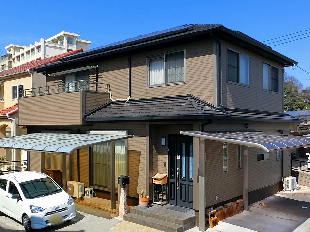 クリアー塗装の住宅完成