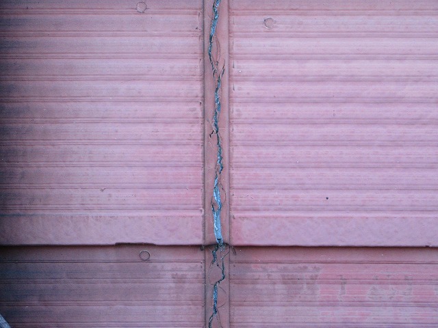 コーキングの割れ