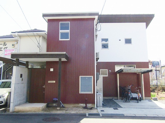 赤色のお家完成