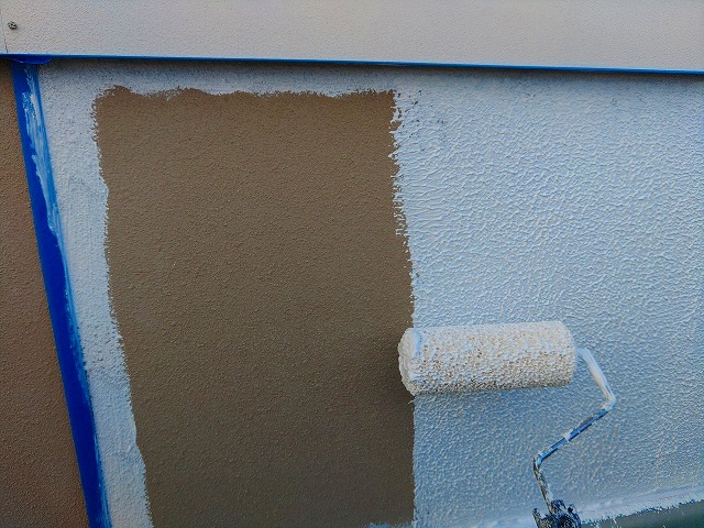 外壁下塗りで山上げ