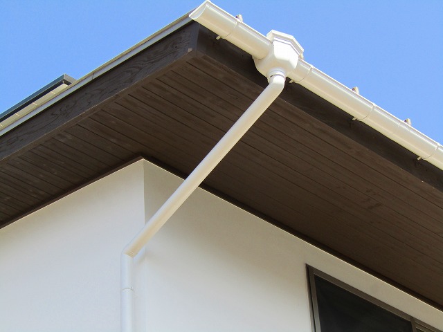 軒天木部塗装完成