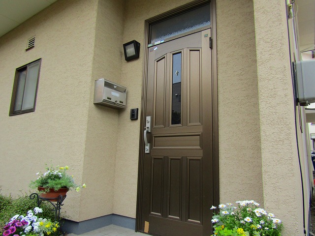 ベージュのトラバーチン