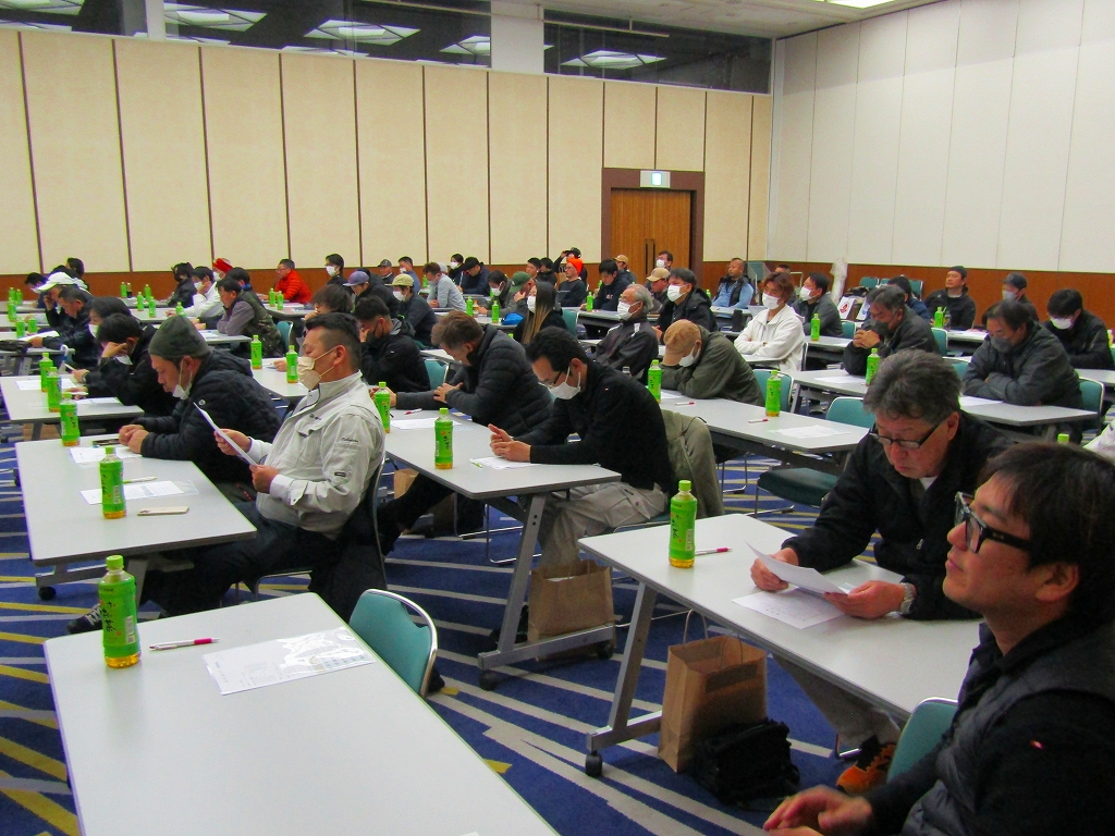 大勢の職人さんが集まった