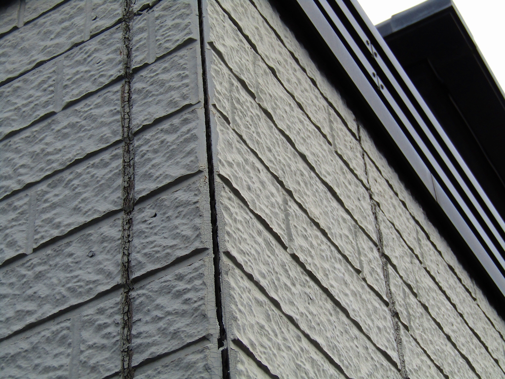 外壁の出隅　割れ