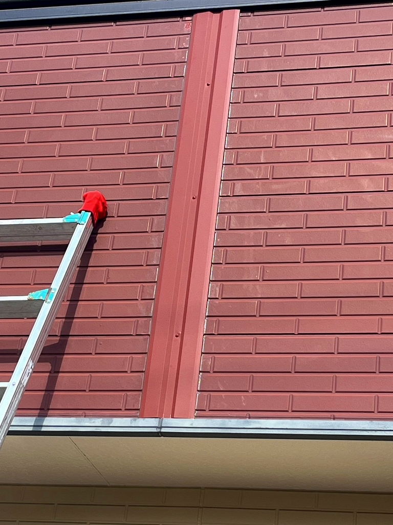 すき間を板金でカバー